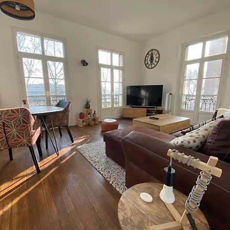 Lafosse Avec Vue Loire En Centre Apartment